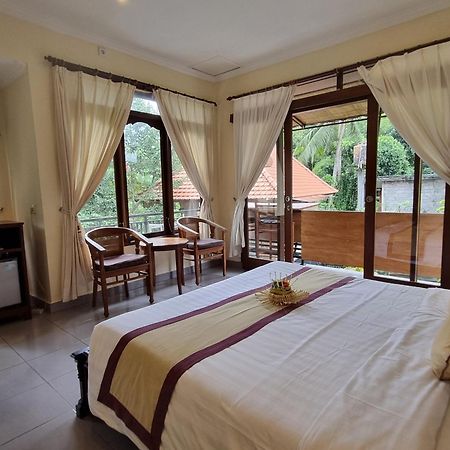 Nyoman Sandi Guest House Ubud Buitenkant foto