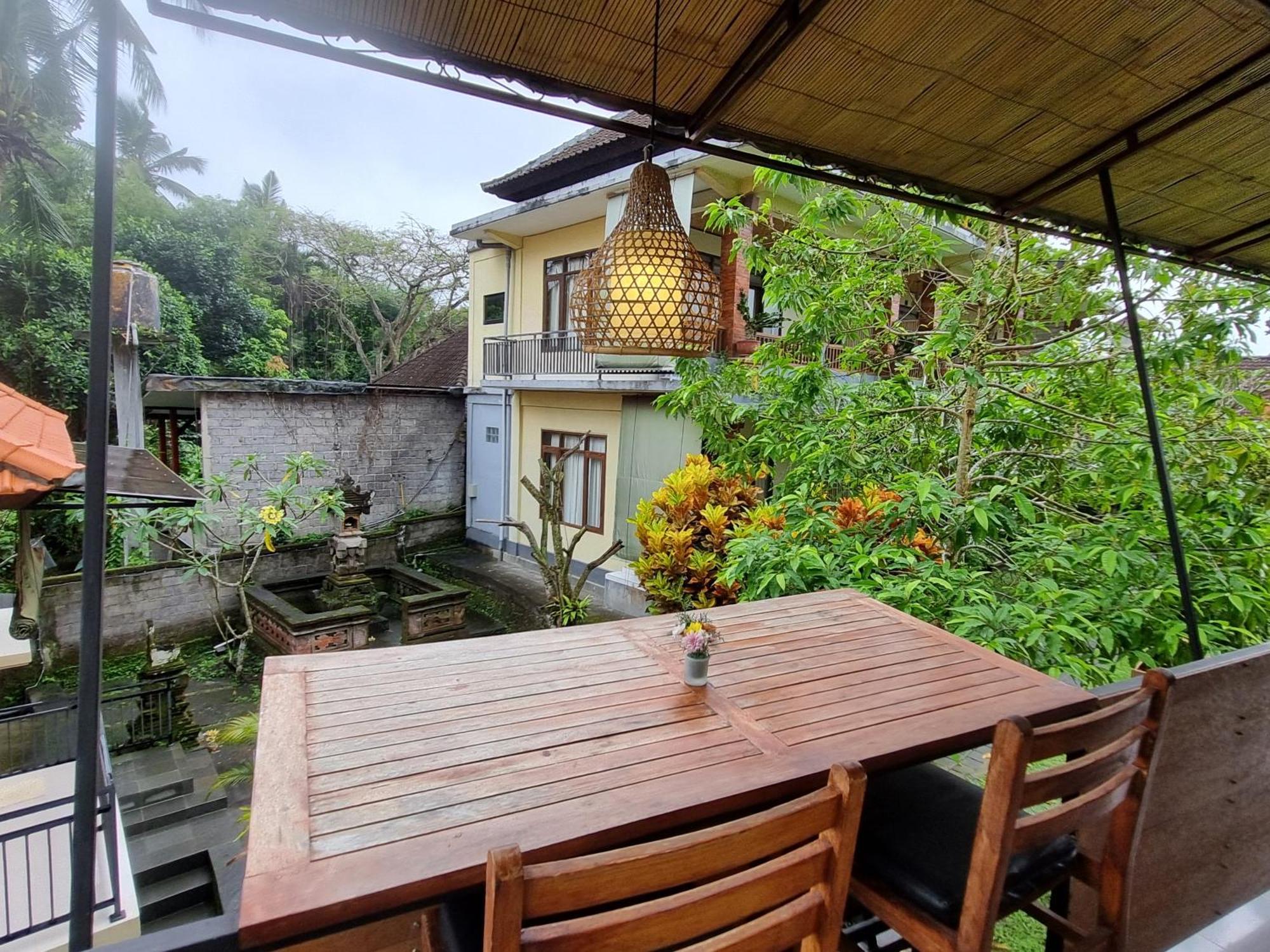 Nyoman Sandi Guest House Ubud Buitenkant foto