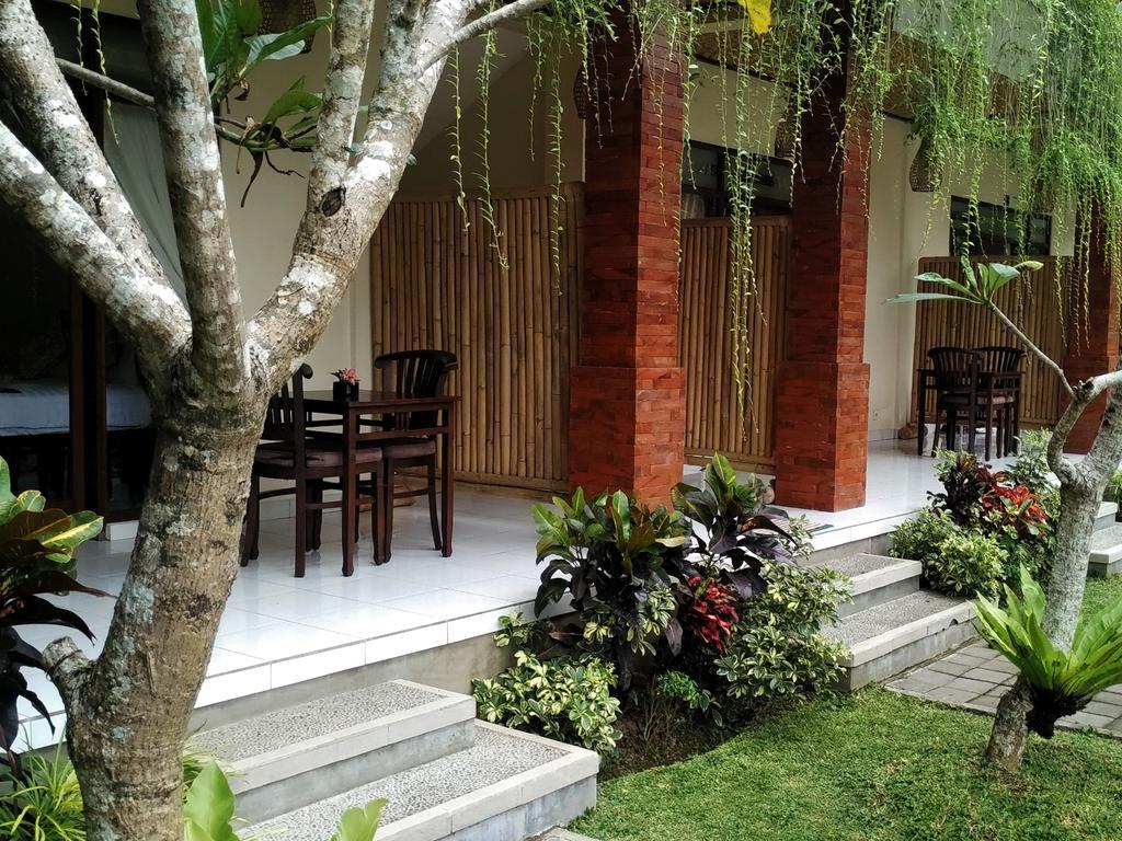 Nyoman Sandi Guest House Ubud Buitenkant foto
