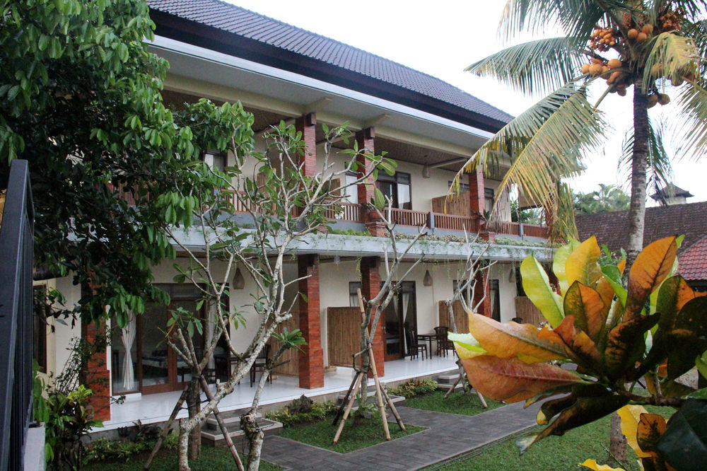 Nyoman Sandi Guest House Ubud Buitenkant foto