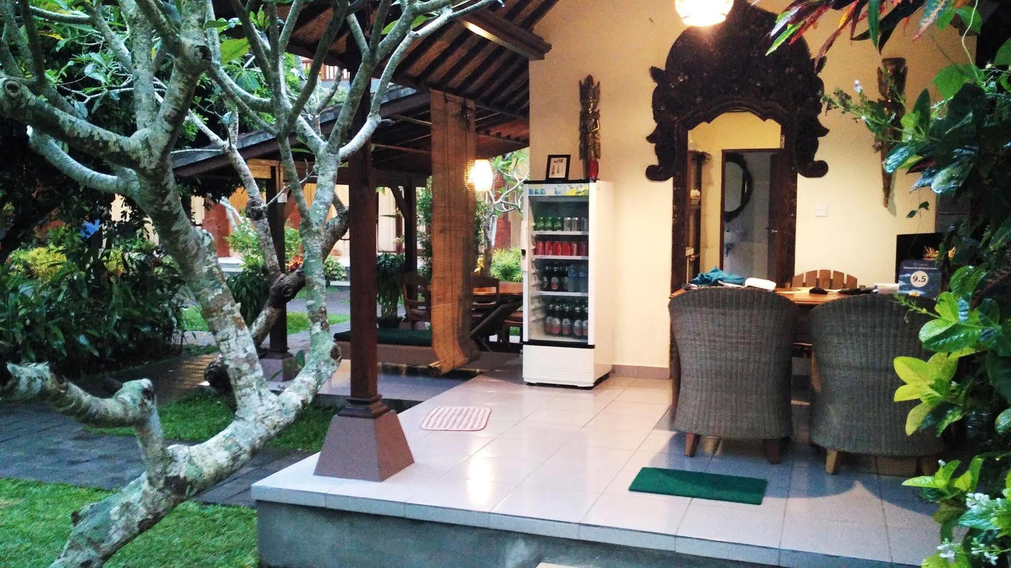 Nyoman Sandi Guest House Ubud Buitenkant foto