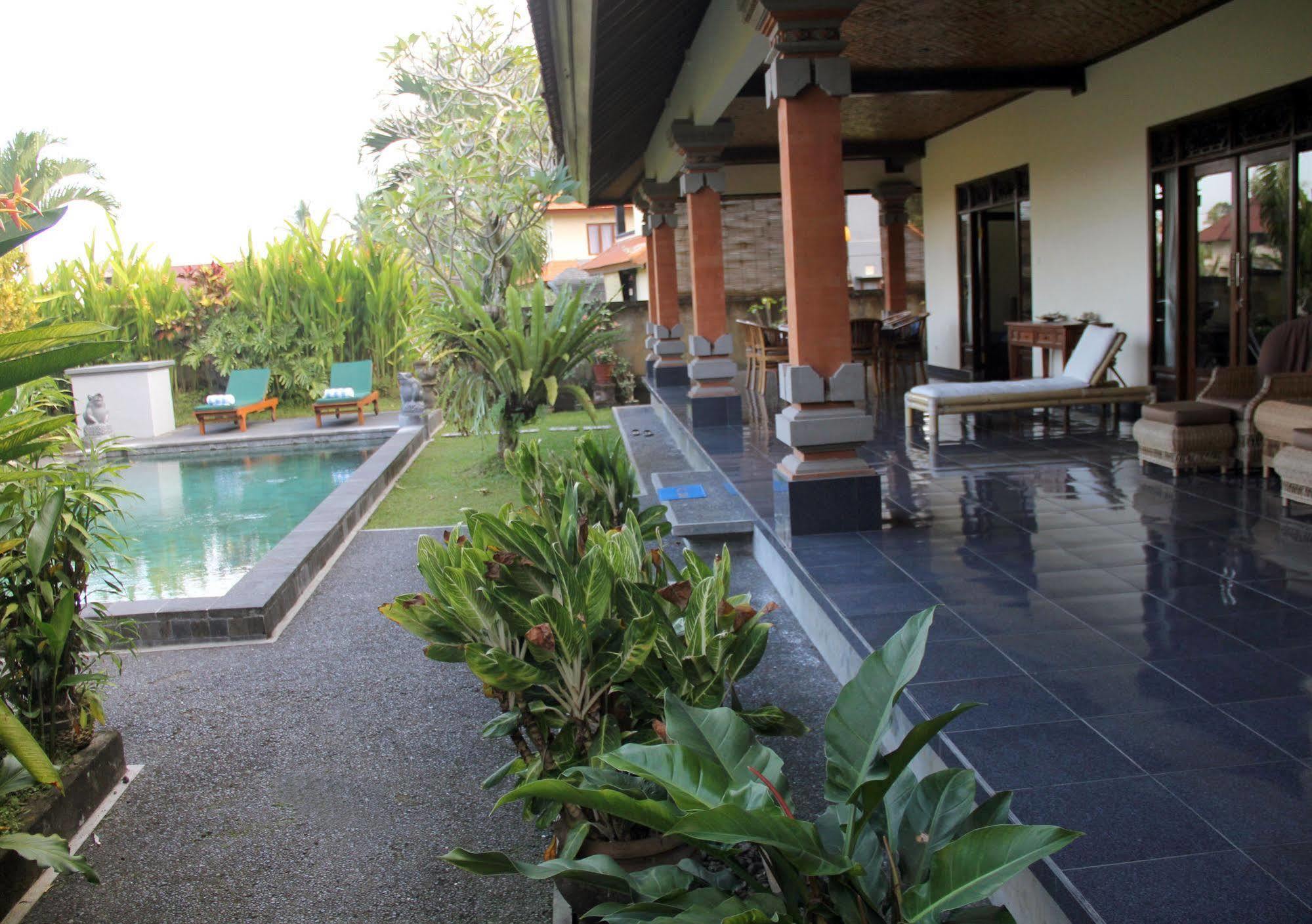 Nyoman Sandi Guest House Ubud Buitenkant foto
