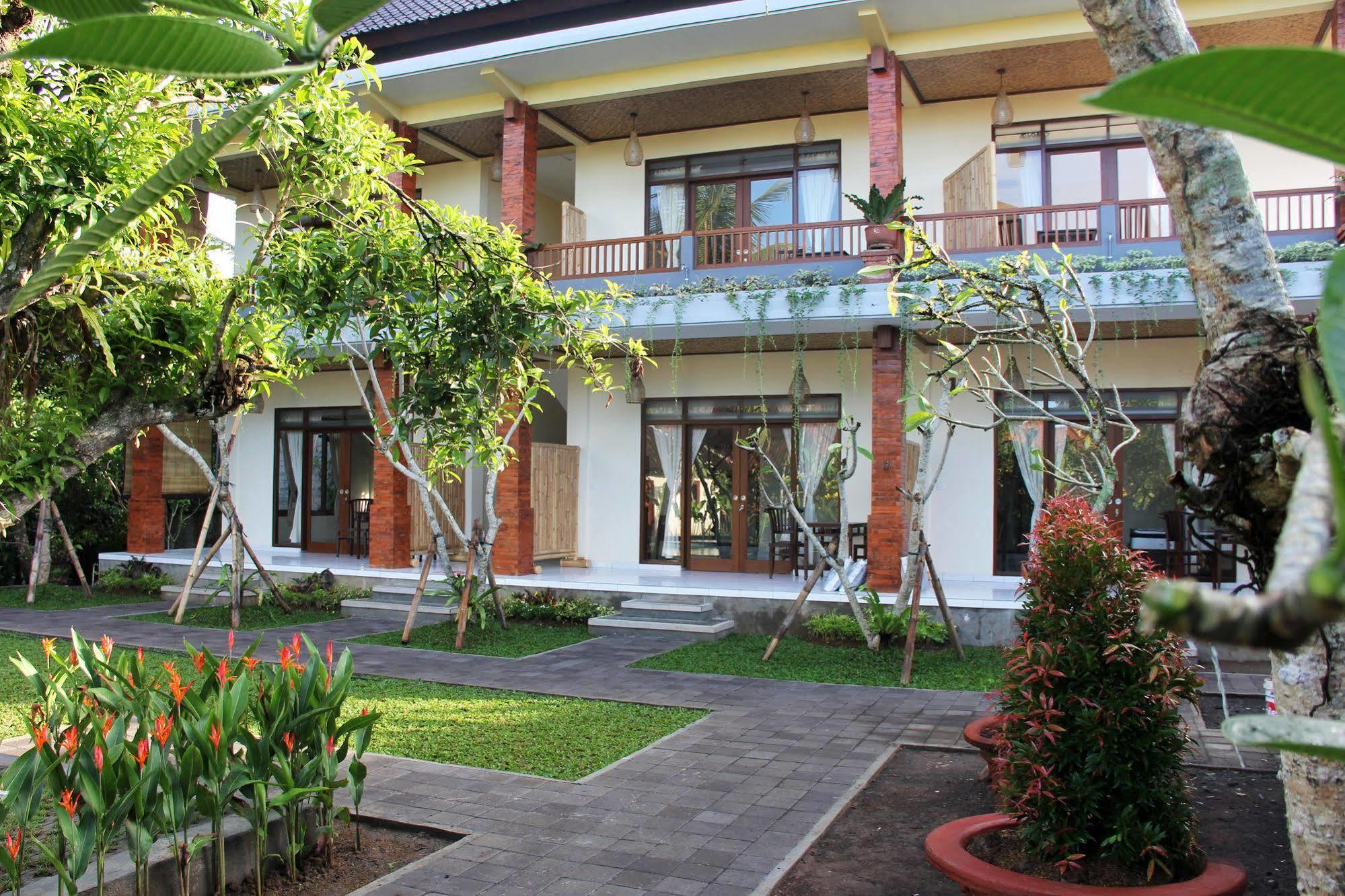 Nyoman Sandi Guest House Ubud Buitenkant foto