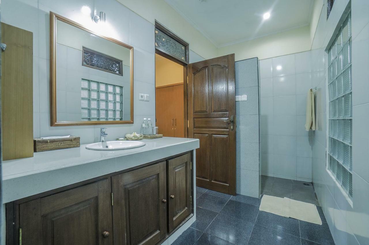 Nyoman Sandi Guest House Ubud Buitenkant foto
